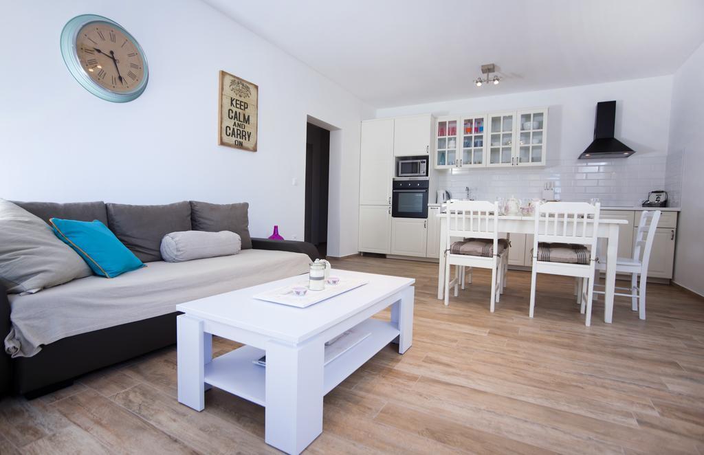 Ražanj Apartments Villa Laguna With Pool חדר תמונה